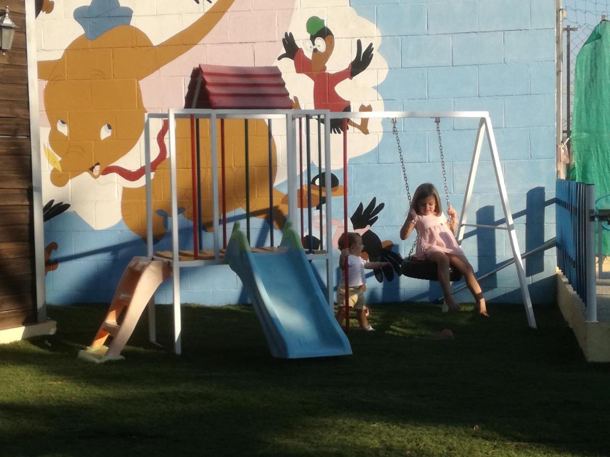 Bungalow Perotonar Ideal Para Familia Con Ninos La Puebla de Cazalla Zewnętrze zdjęcie