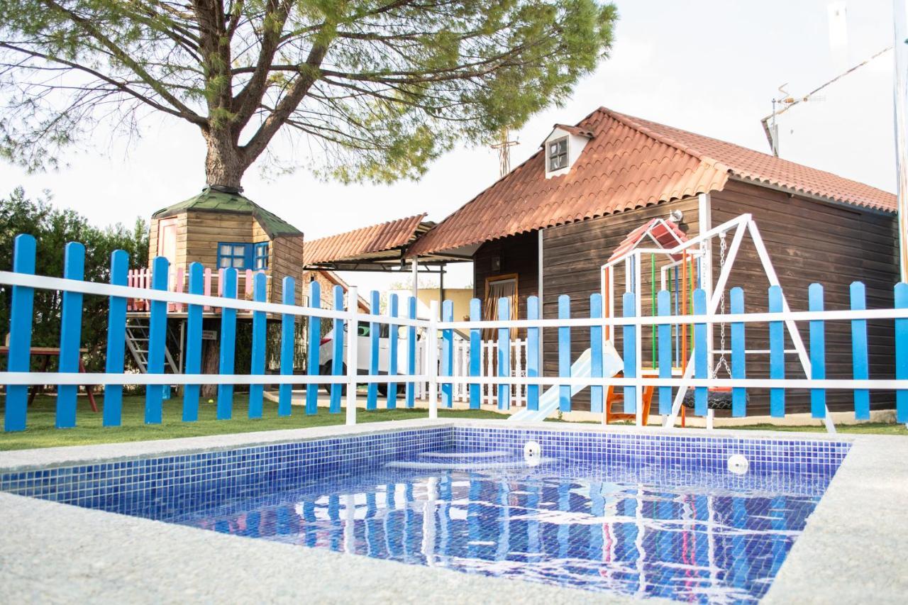 Bungalow Perotonar Ideal Para Familia Con Ninos La Puebla de Cazalla Zewnętrze zdjęcie