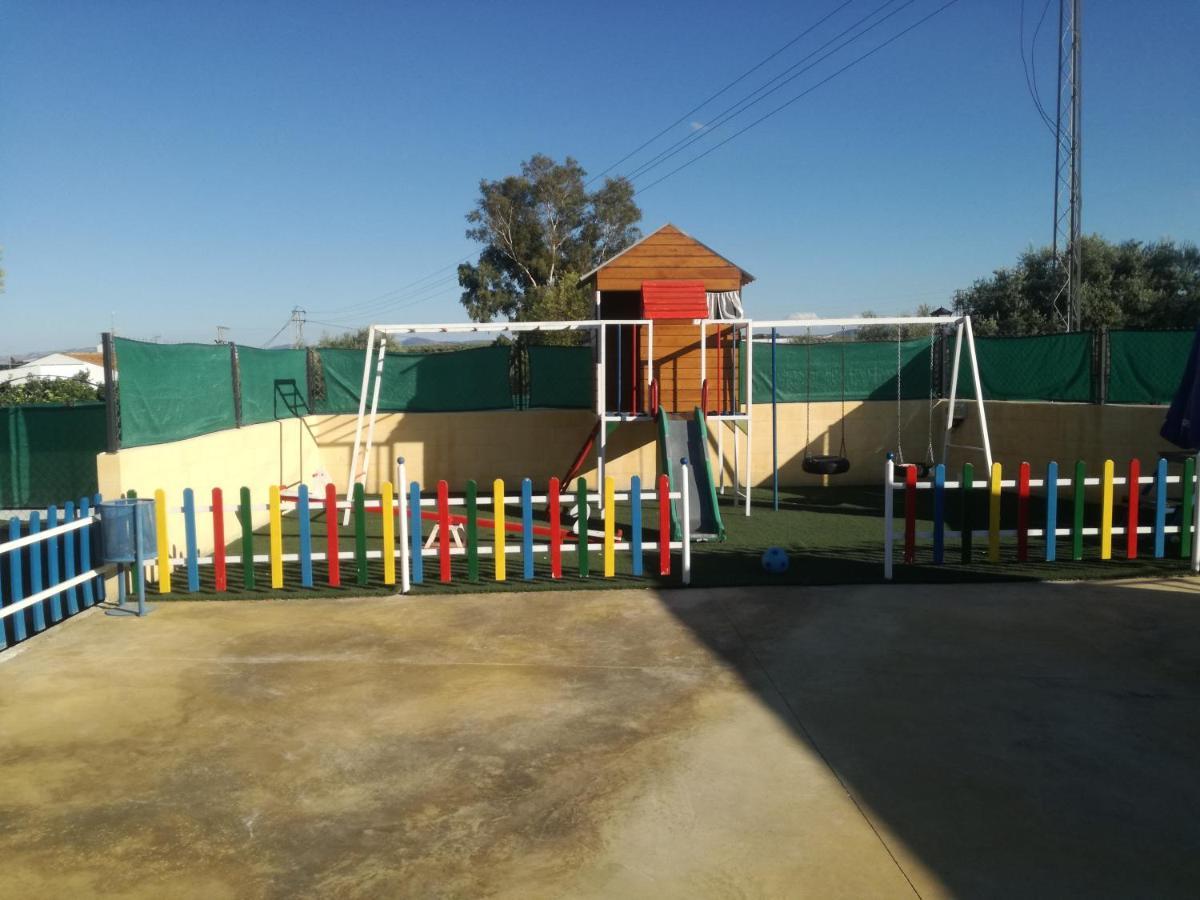 Bungalow Perotonar Ideal Para Familia Con Ninos La Puebla de Cazalla Zewnętrze zdjęcie